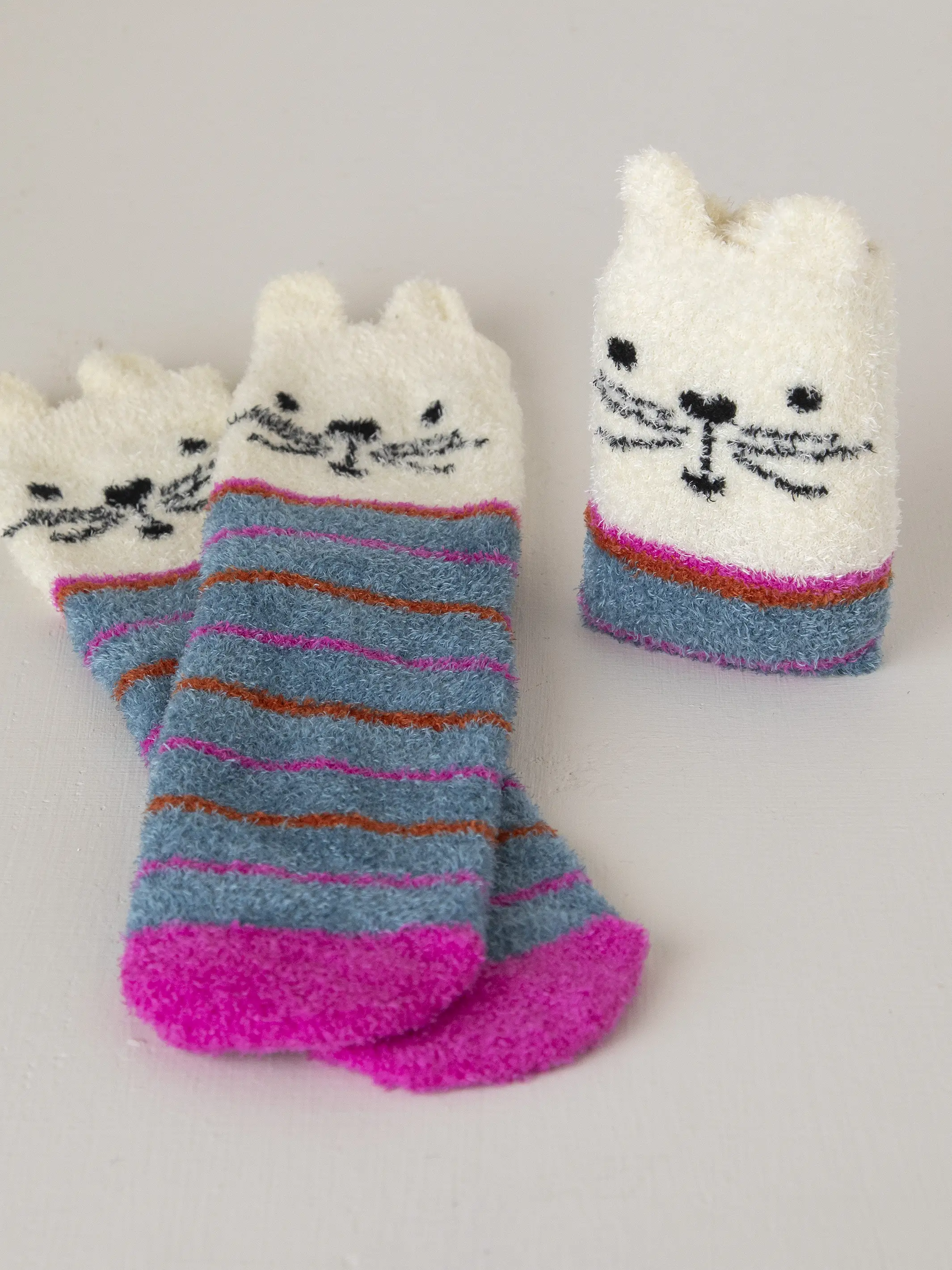 Cozy Socks - White Cat - Image 2