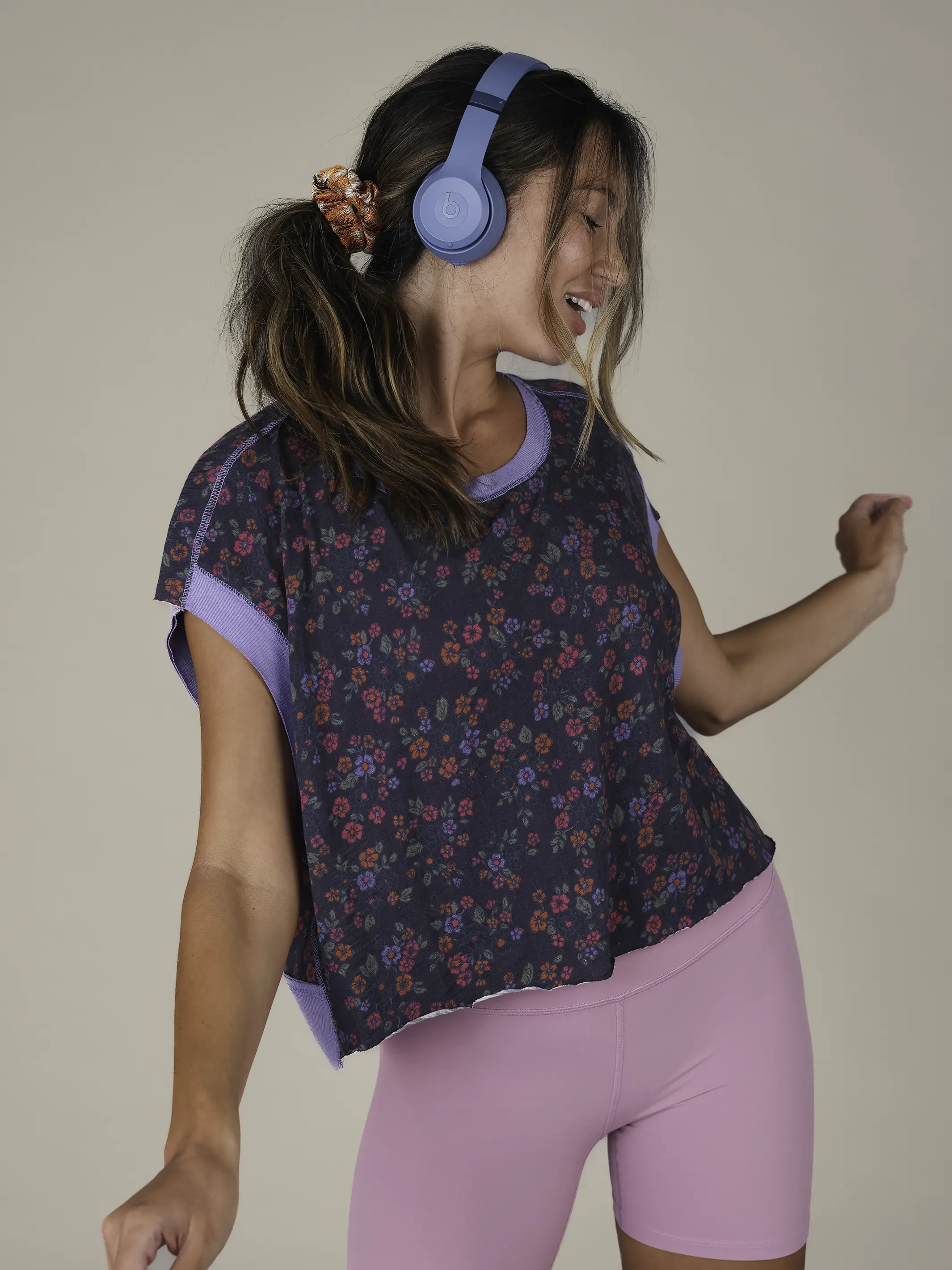 Cut It Out Cotton Tee - Charcoal Wildflowers - Image 2