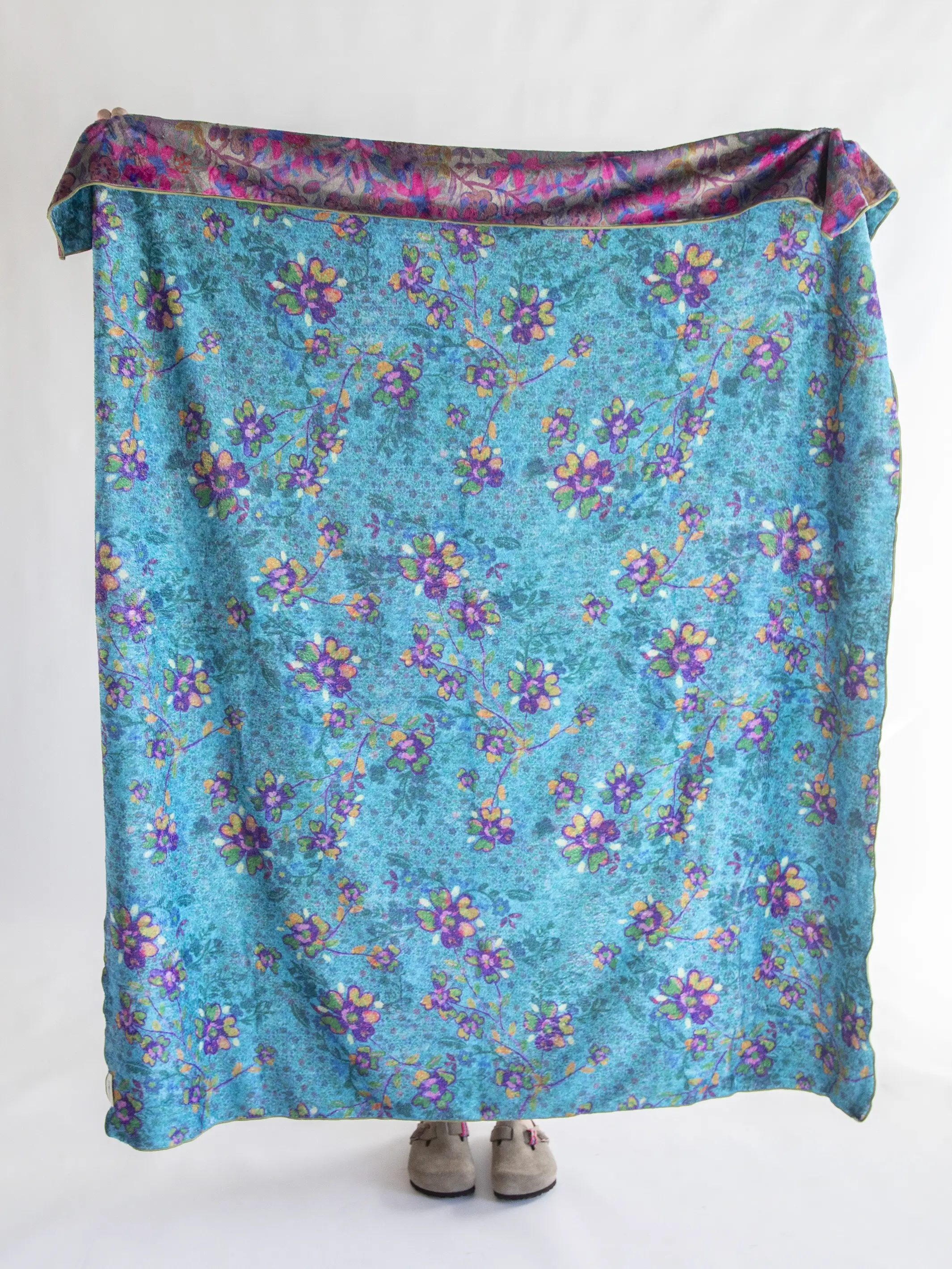 Double-Sided Cozy Throw Blanket - Border Folk Garden - Image 2