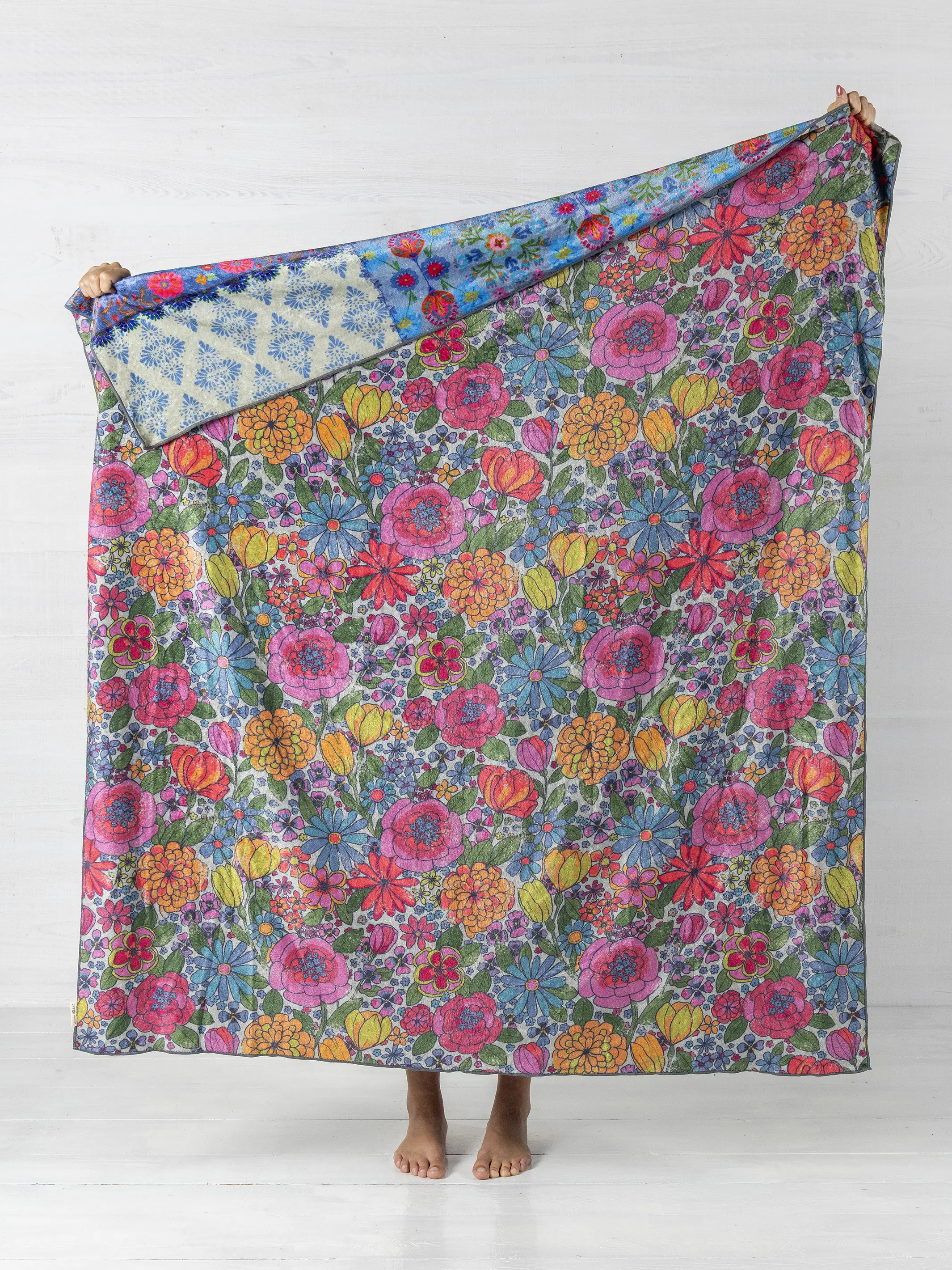 Double-Sided Cozy Throw Blanket - Teal Cat - Image 4