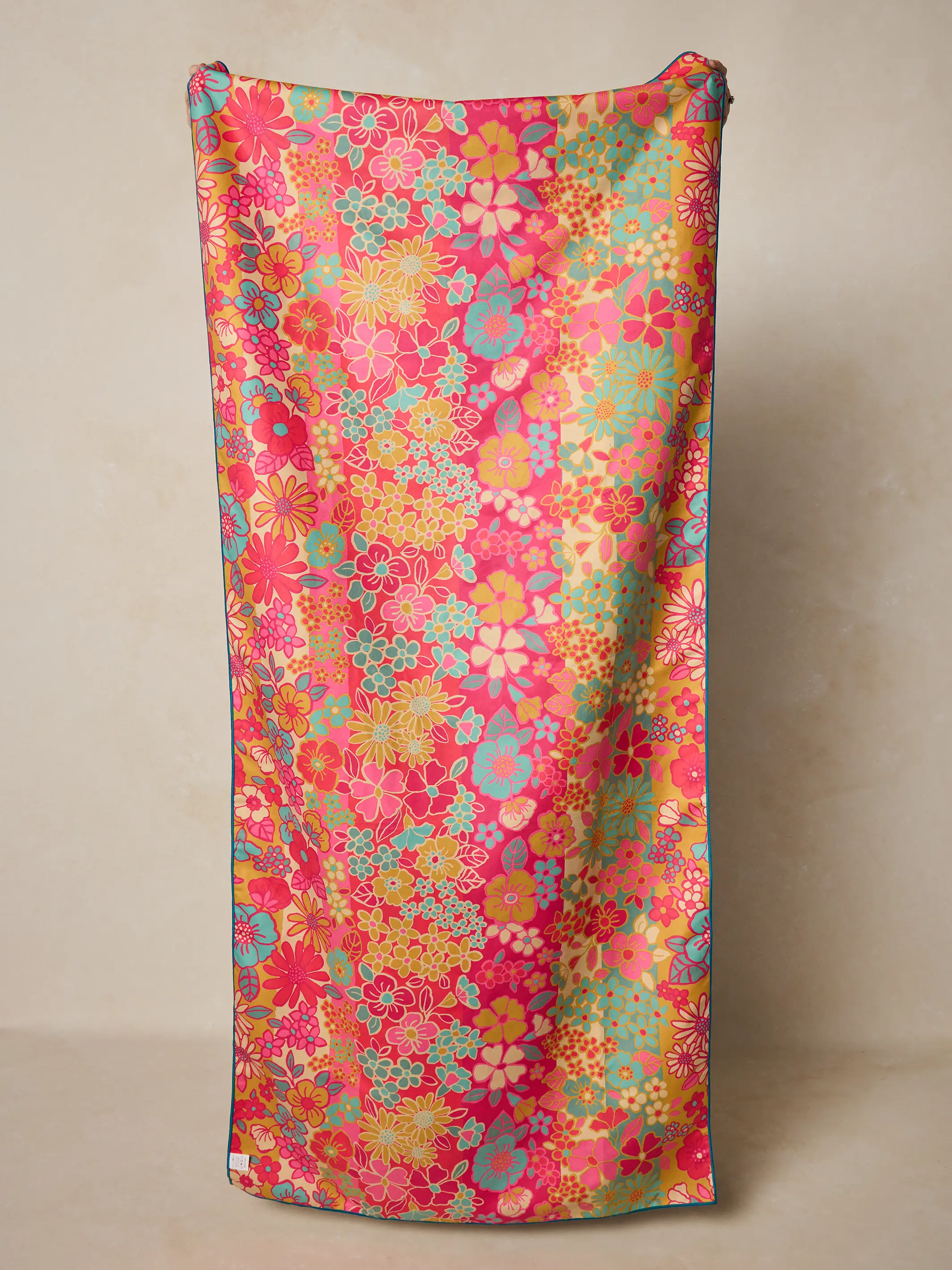 Double-Sided Microfiber Beach Towel - Fish - Image 4