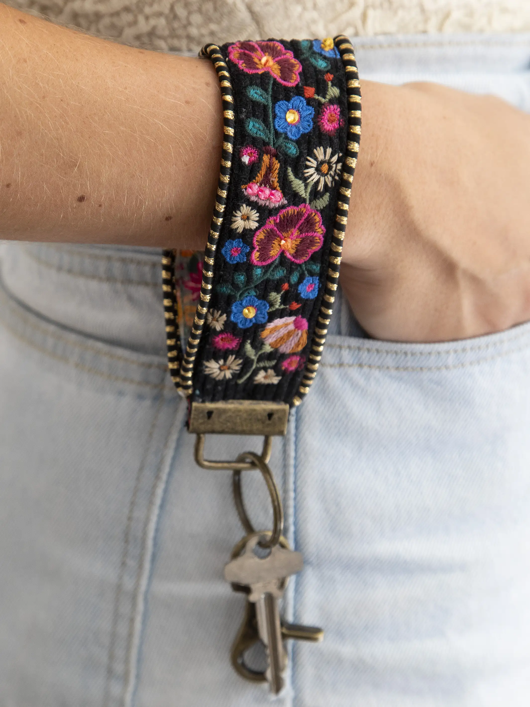 Embroidered Key Chain - Black - Image 4