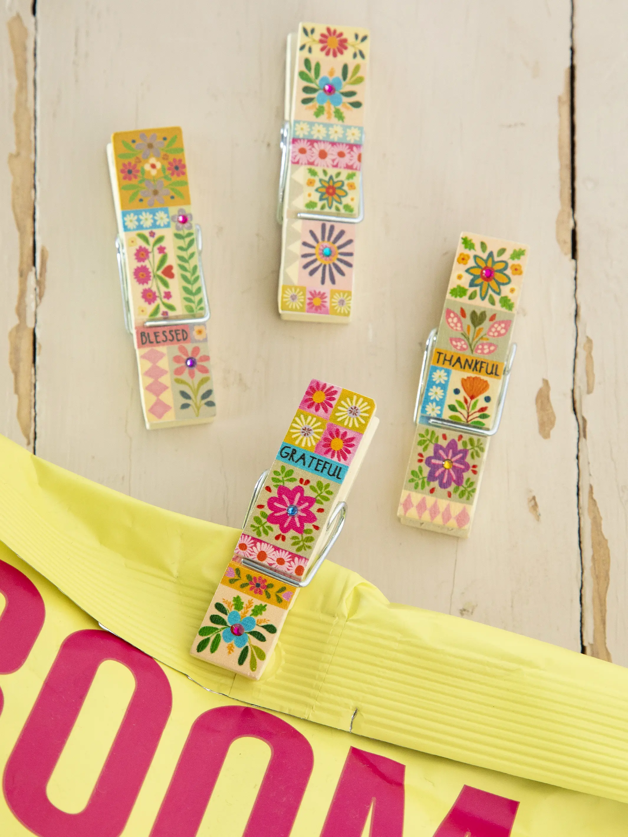 Happy Clips, Set of 4 - Thankful Grateful Blessed - Image 2