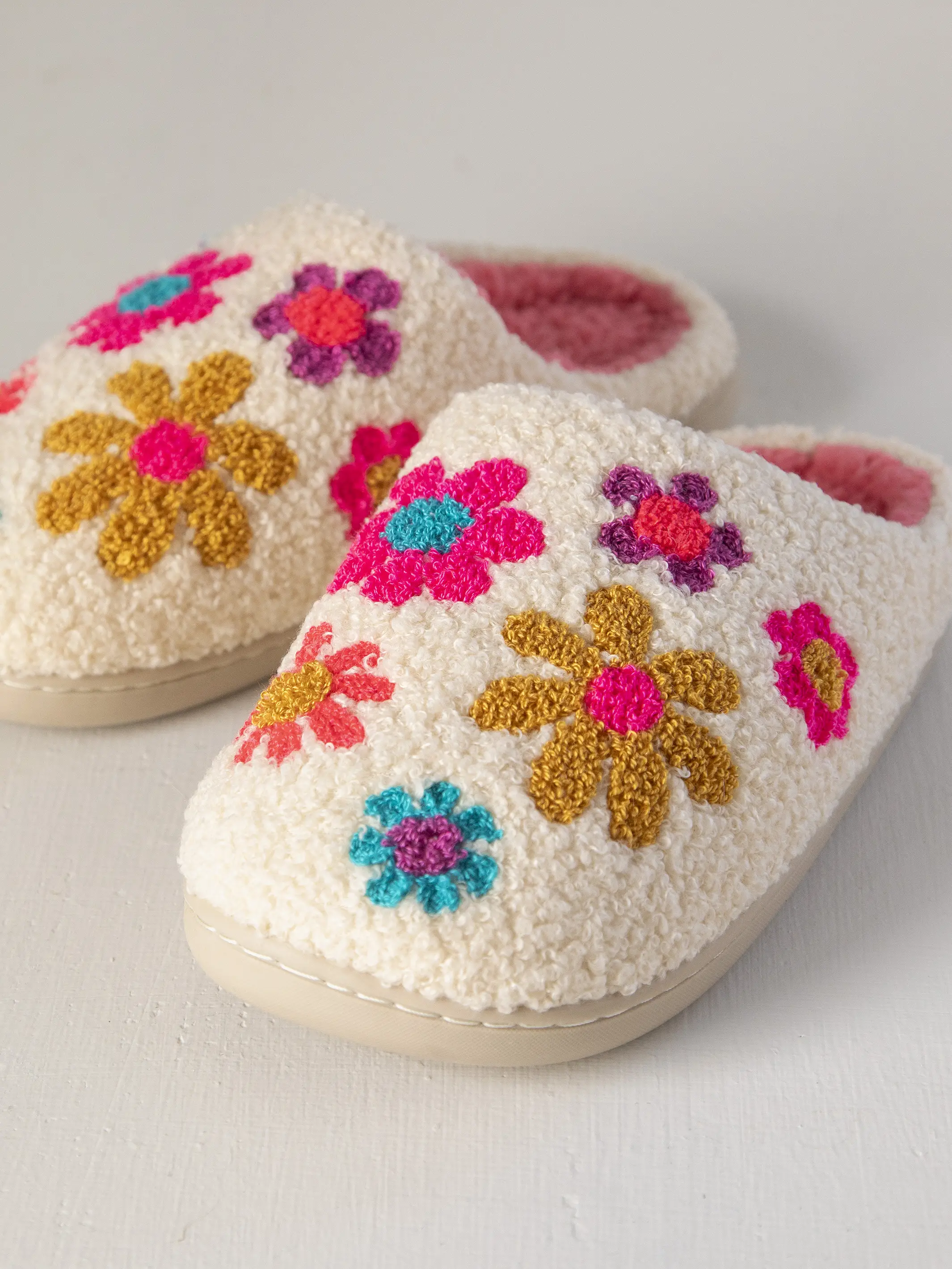 Icon Sherpa Slippers - Cream Daisy - Image 2