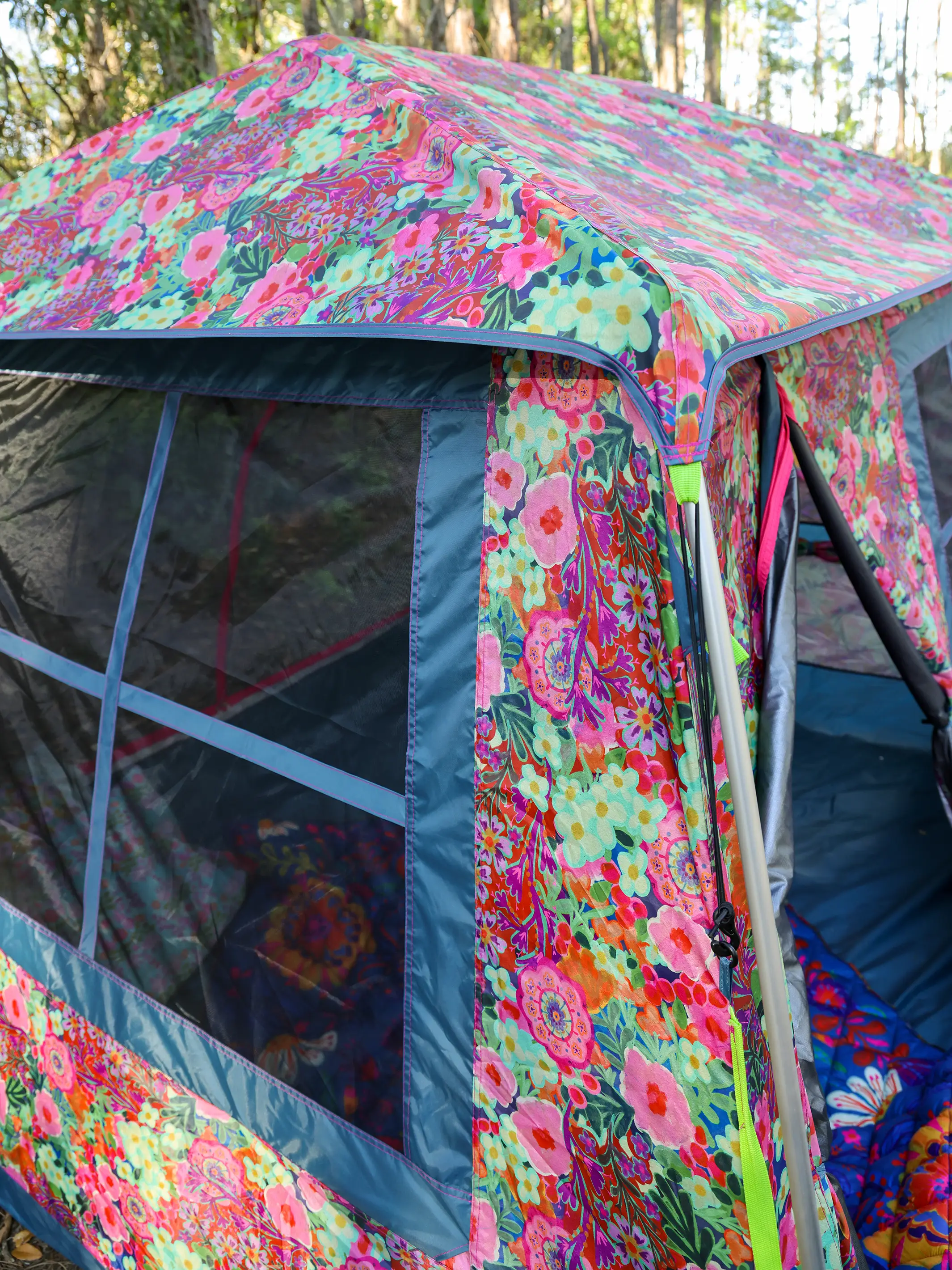 Live Happy Camping Tent - Cozy Cottage - Image 3