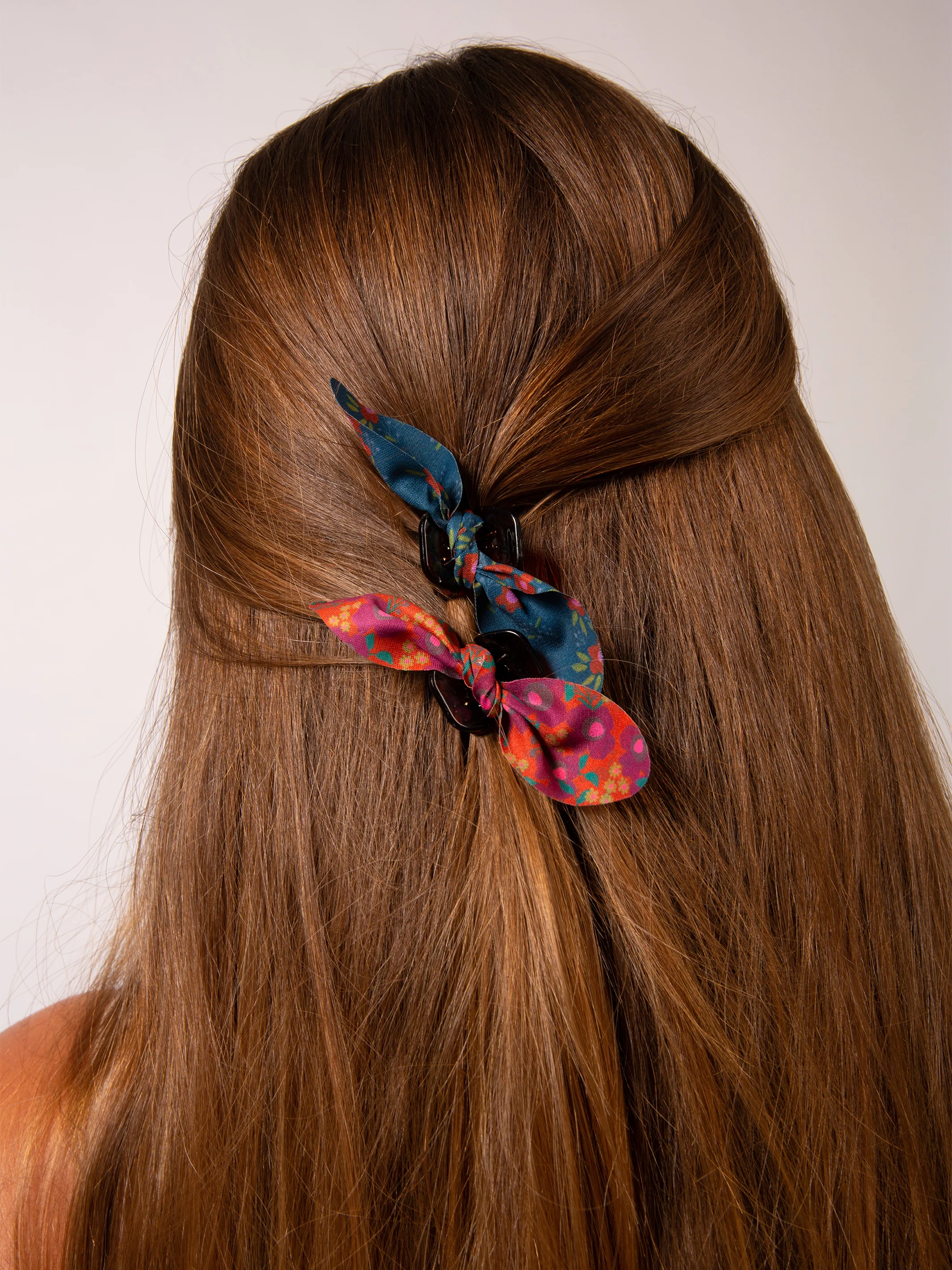Mini Hair Claw Clips, Set of 5 - Multicolored - Image 2