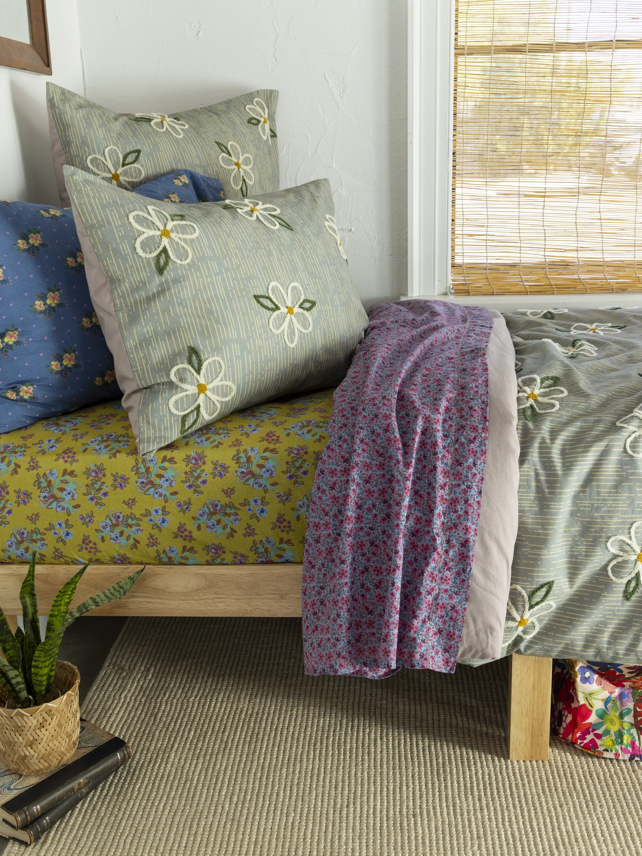 Mix & Match Cotton Fitted Sheet - Chartreuse Bouquet Blooms - Image 3