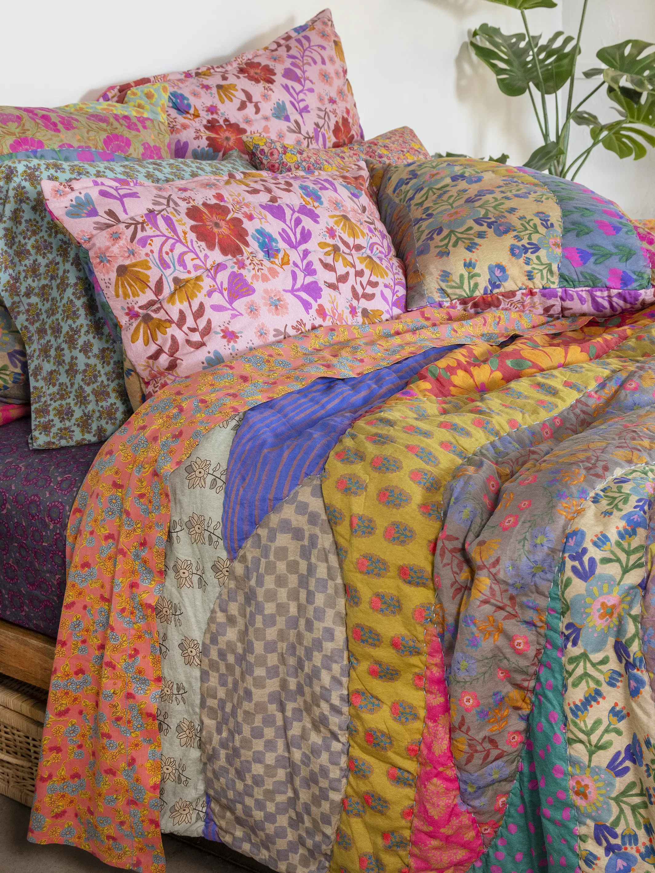 Mix & Match Cotton Flat Sheet - Coral Daisy Toss - Image 2