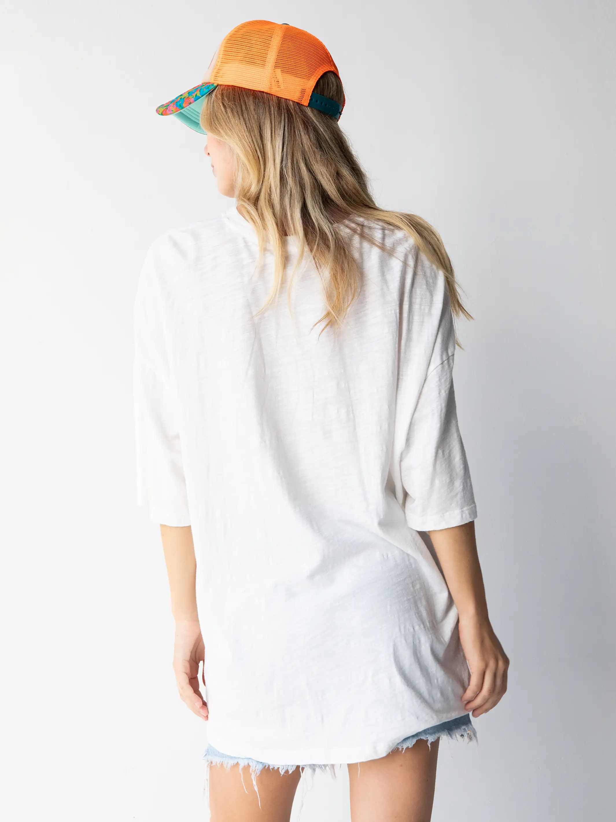 One Size Cotton Easy Tee - Follow The Sun White - Image 3
