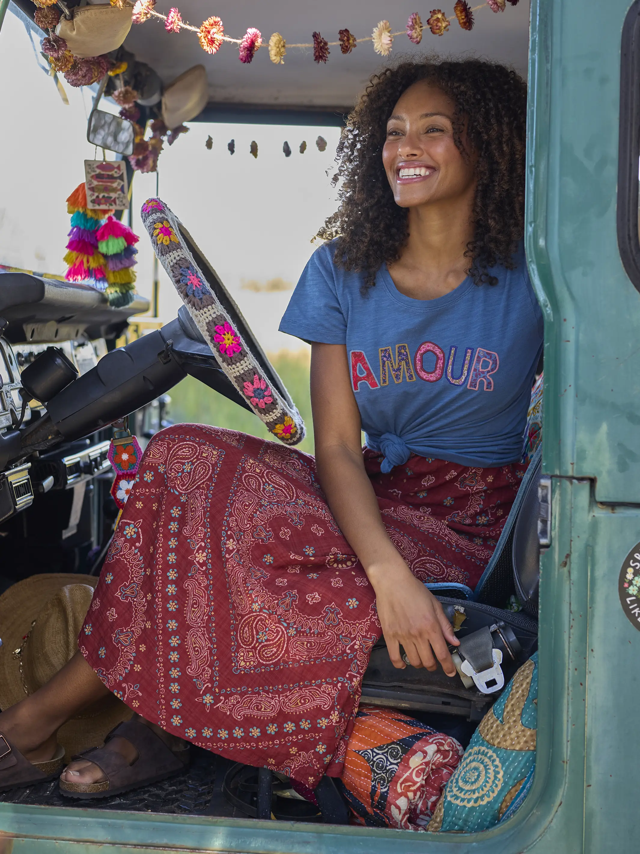 Perfect Fit Applique Tee - Amour - Image 2