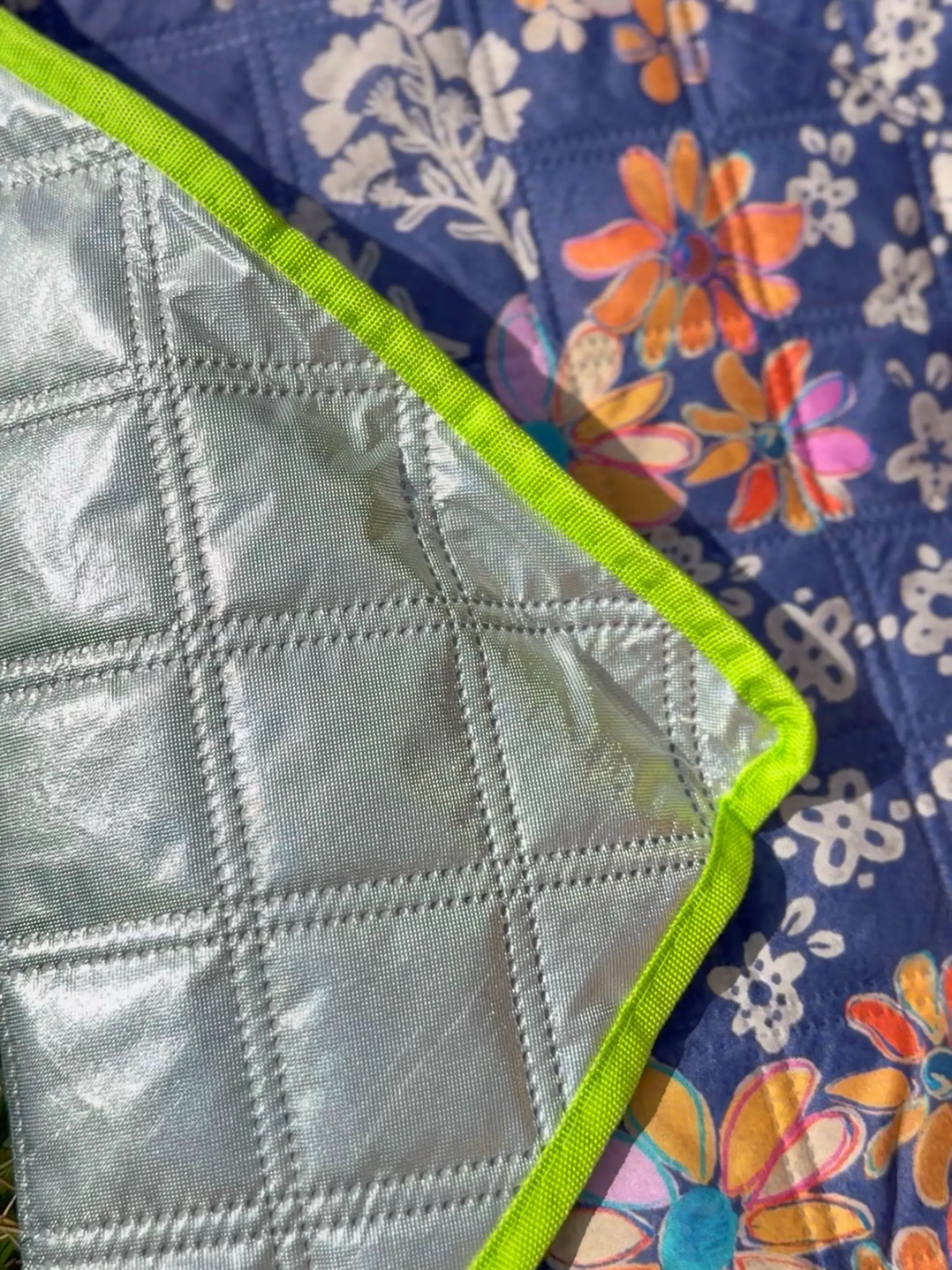 Picnic Blanket Tote - Tropic Bandana Navy - Image 3